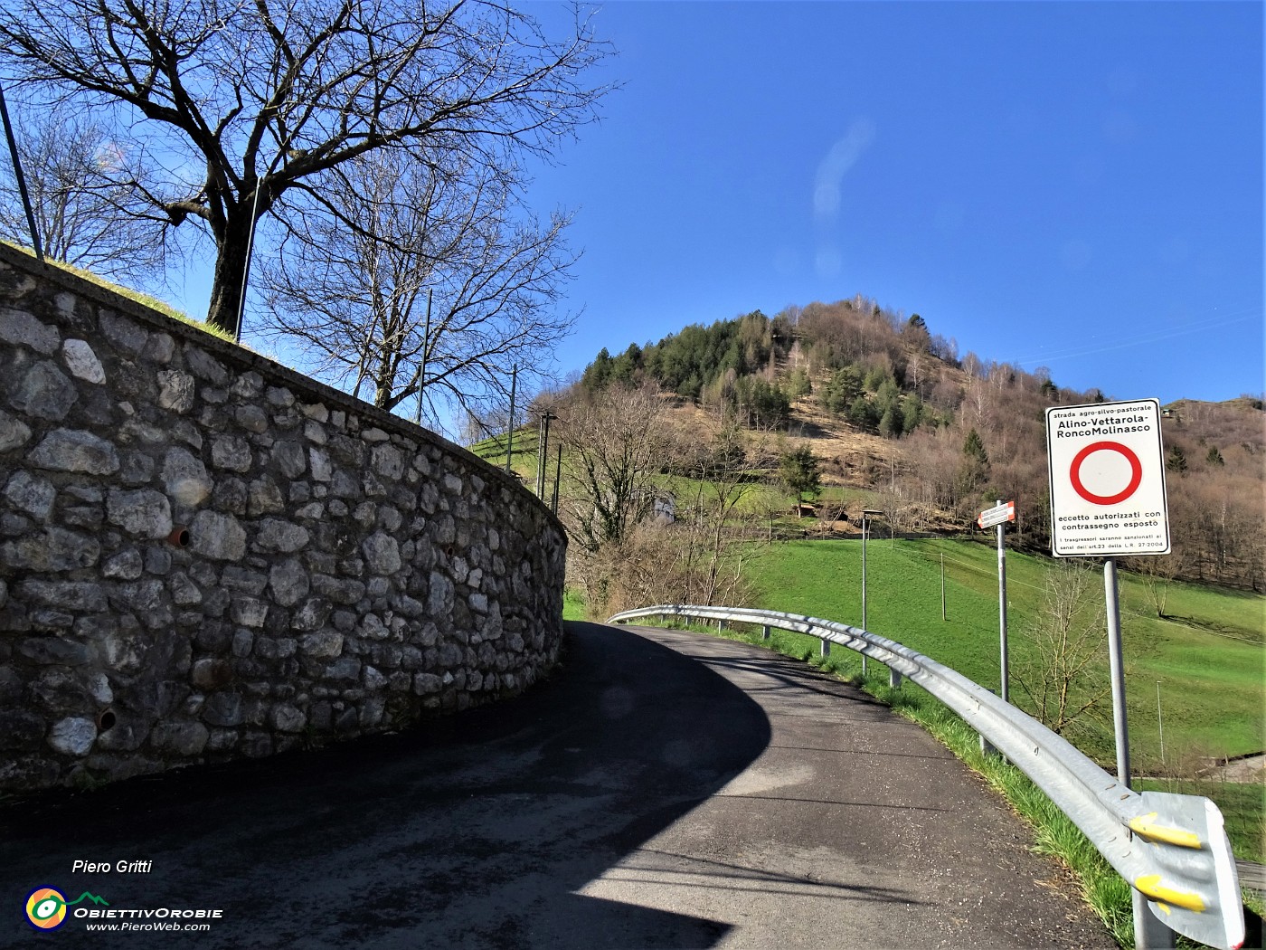 17 Partenza dalla stradetta agrosilvopastorale -sent. 506C per Monte Molinasco.JPG